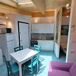 Apartament Red Mulberry House 1