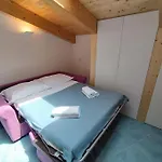 Apartament Red Mulberry House 1