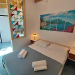 Red Mulberry House 1 Apartament *