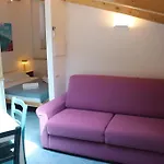 Apartament Red Mulberry House 1