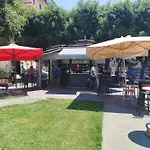 Apartament Red Mulberry House 1 *