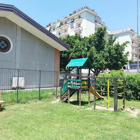 Apartament Red Mulberry House 1 *