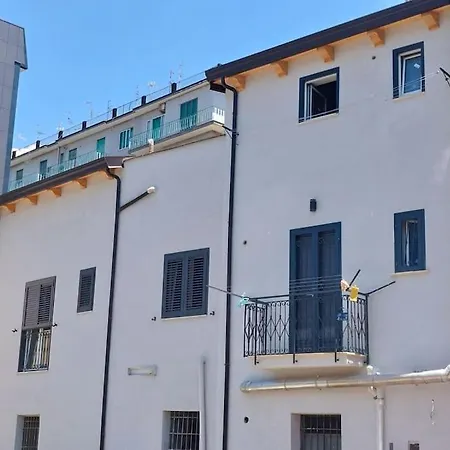 Red Mulberry House 1 Apartament *